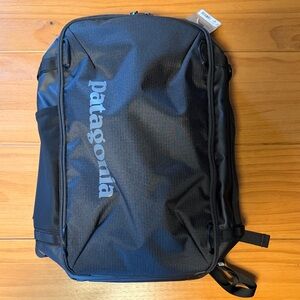 Patagonia Black Hole Mini MLC Pack 30L Black w/Black NWT